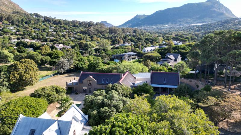 8 Bedroom Property for Sale in Hout Bay Western Cape